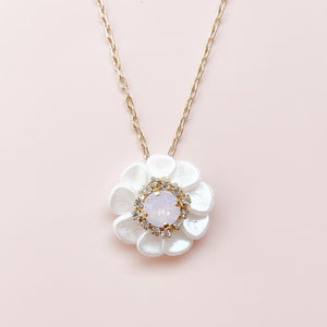 pretty flower (white/necklace)